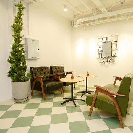 Folk Poshtel Asok Hostel Bangkok Kültér fotó