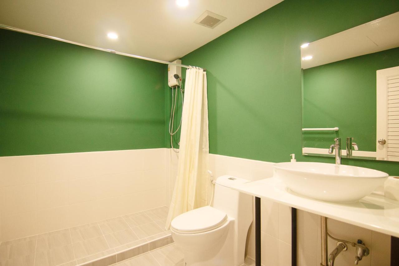 Folk Poshtel Asok Hostel Bangkok Kültér fotó