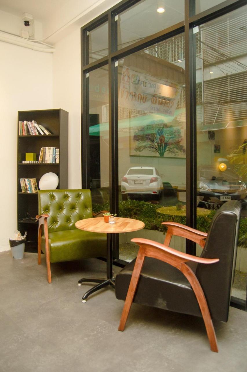 Folk Poshtel Asok Hostel Bangkok Kültér fotó